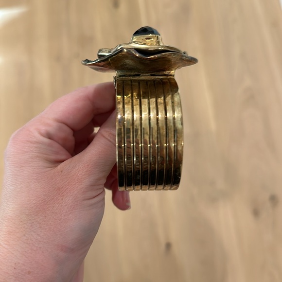 Kara Ross onyx 3 petal bracelet - Picture 6 of 8